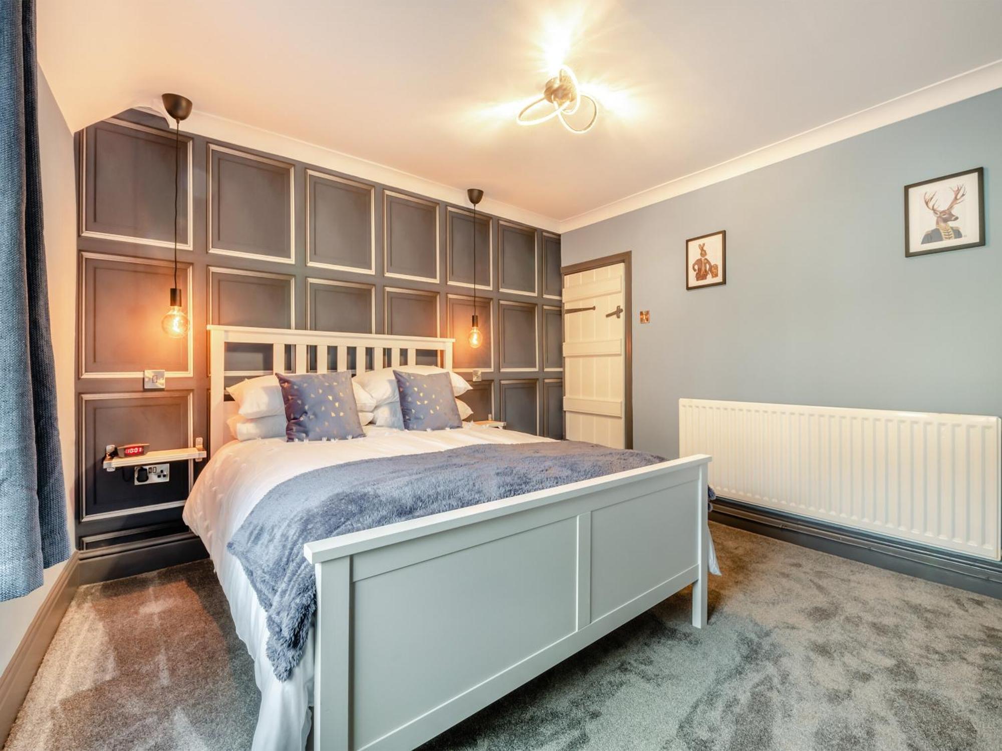 The Tipsy Bee At 143, Holiday home